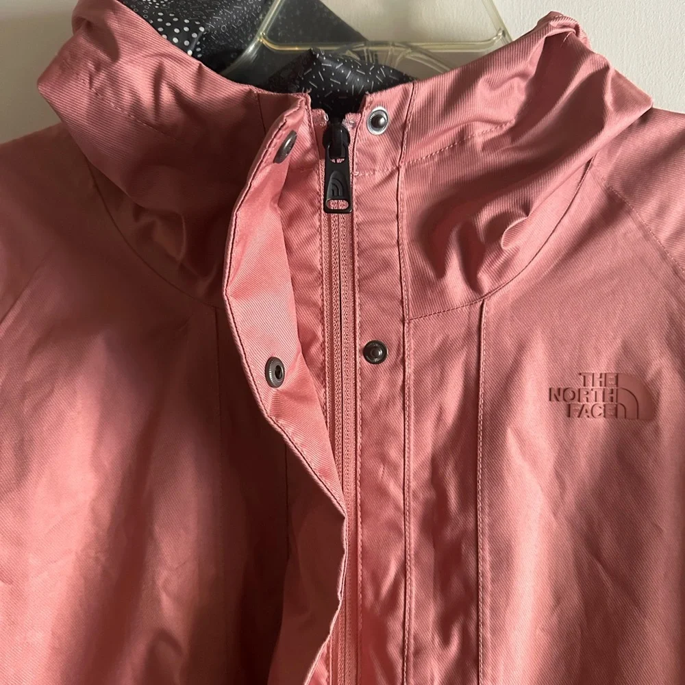The North Face City Breeze Rain Parka II, Pink Moss XL - Picture 3 of 16
